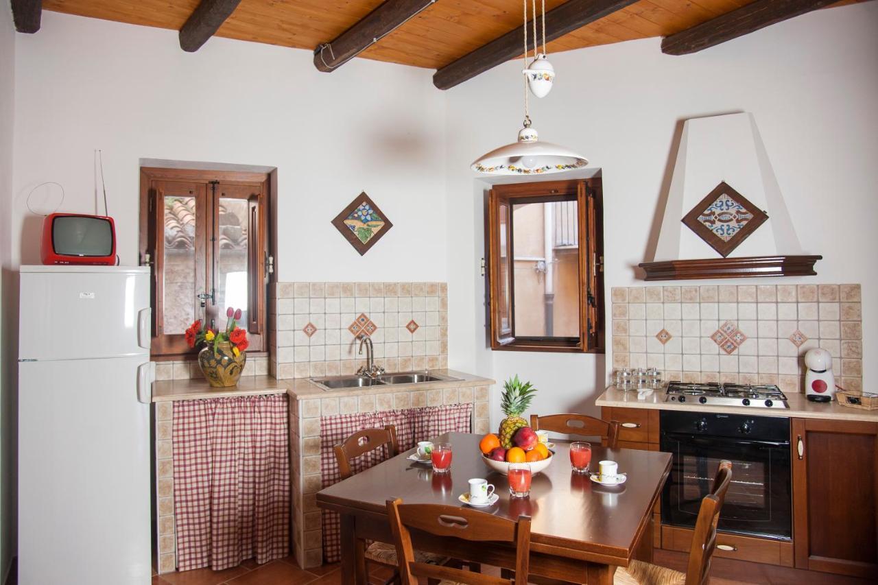 Mirose'S Holiday Home Castelbuono  Exterior photo